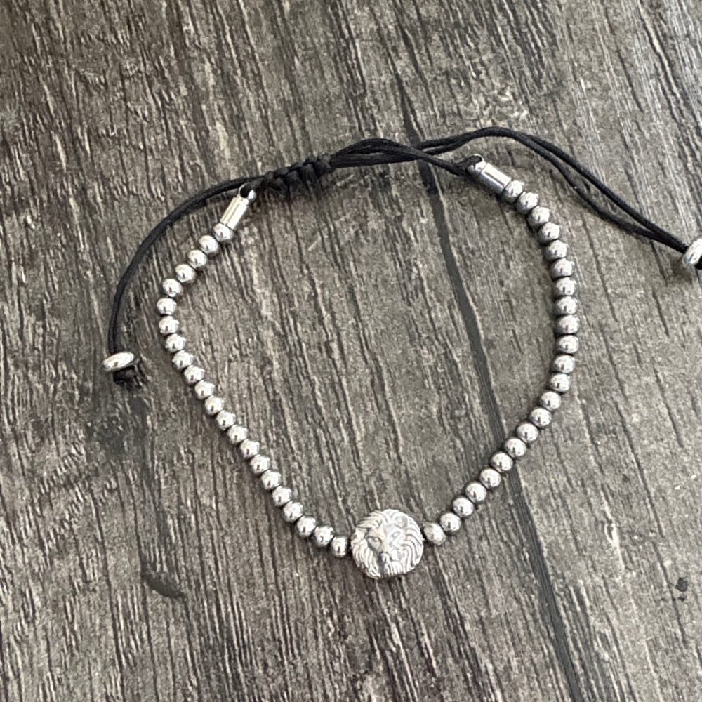 🦁NWOT Versus By Versace Silver Adjustable Beaded Lion Charm Bracelet